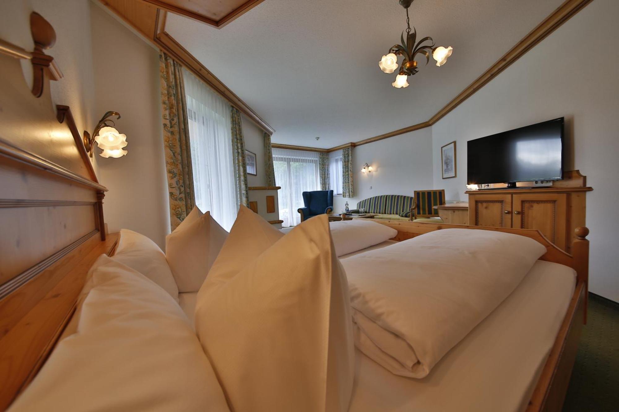 Romantik Resort & Spa Der Laterndl Hof Haldensee Chambre photo