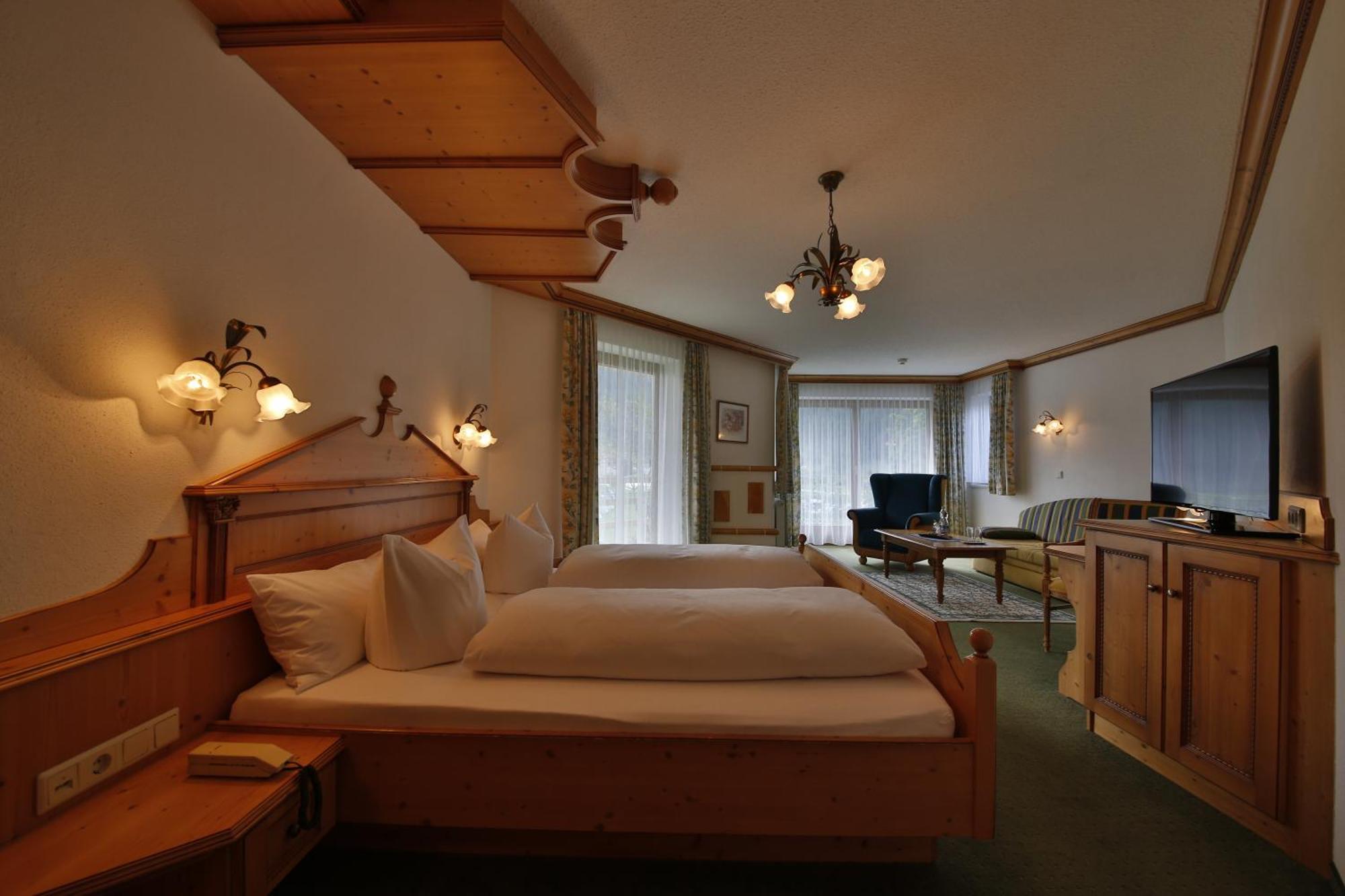 Romantik Resort & Spa Der Laterndl Hof Haldensee Chambre photo